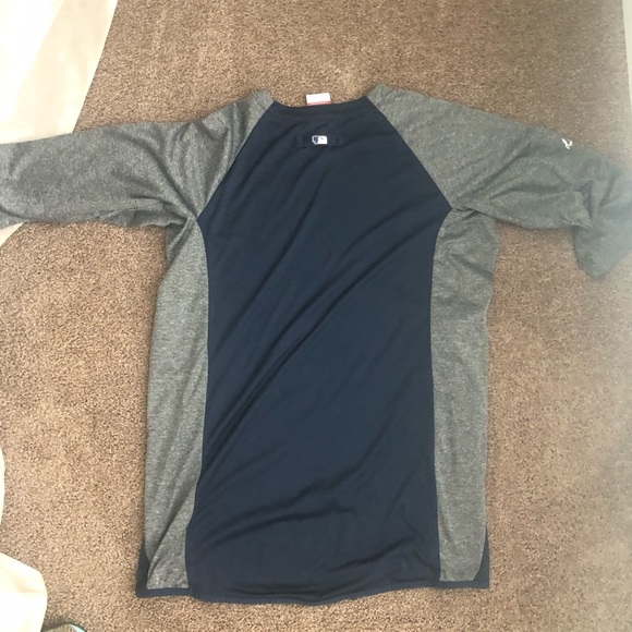 Large Yankees 3/4 Baseball shirt warmup - Picture 2 of 4